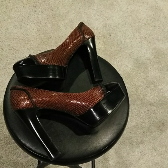 Via Spiga platforms. - Picture 2 of 4